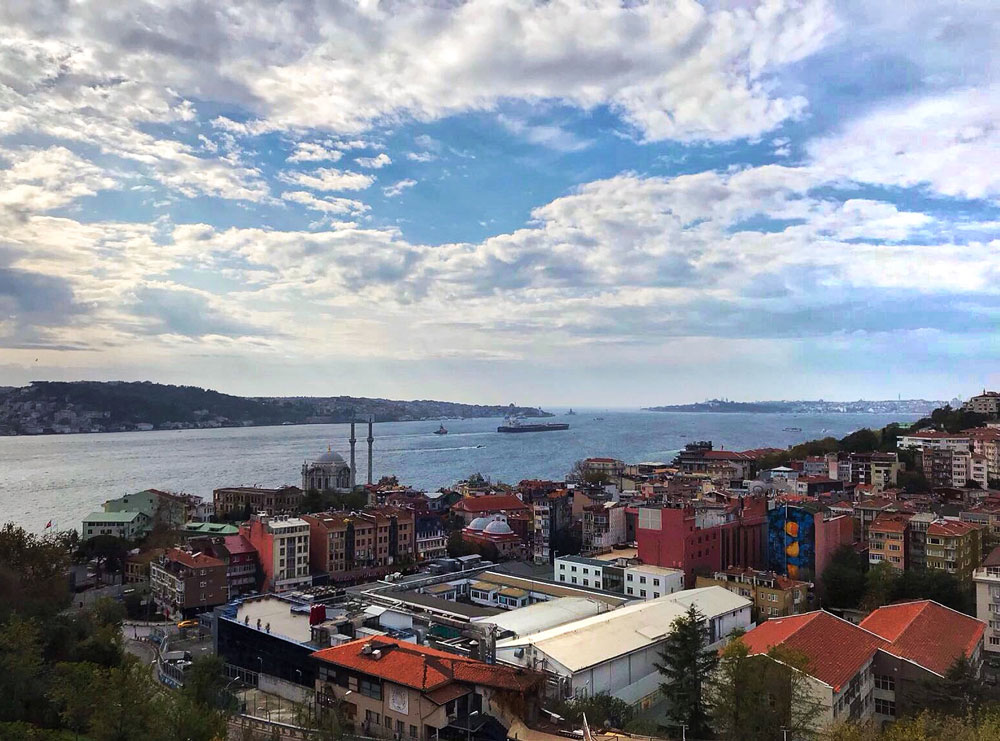Вид на город с моста через Босфор