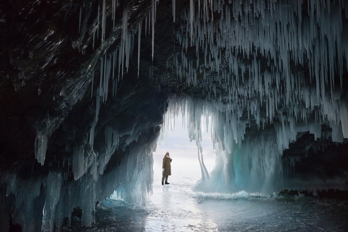 Замерзшая пещера на Хобое. Фотография: Viktoriya Telminova / iStock
