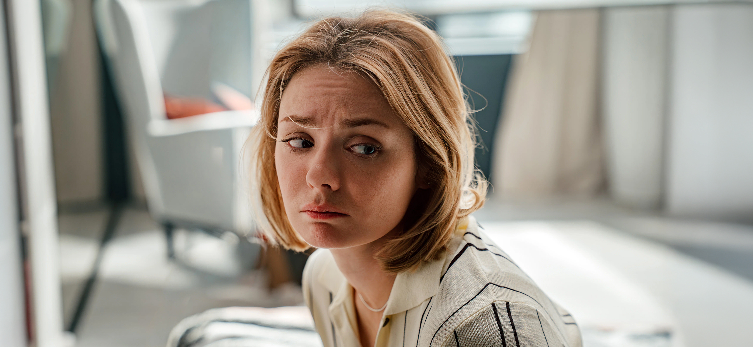 «К себе нежно»: стоит ли​ смотреть наивную роман­тическую комедию по книге Ольги Примаченко