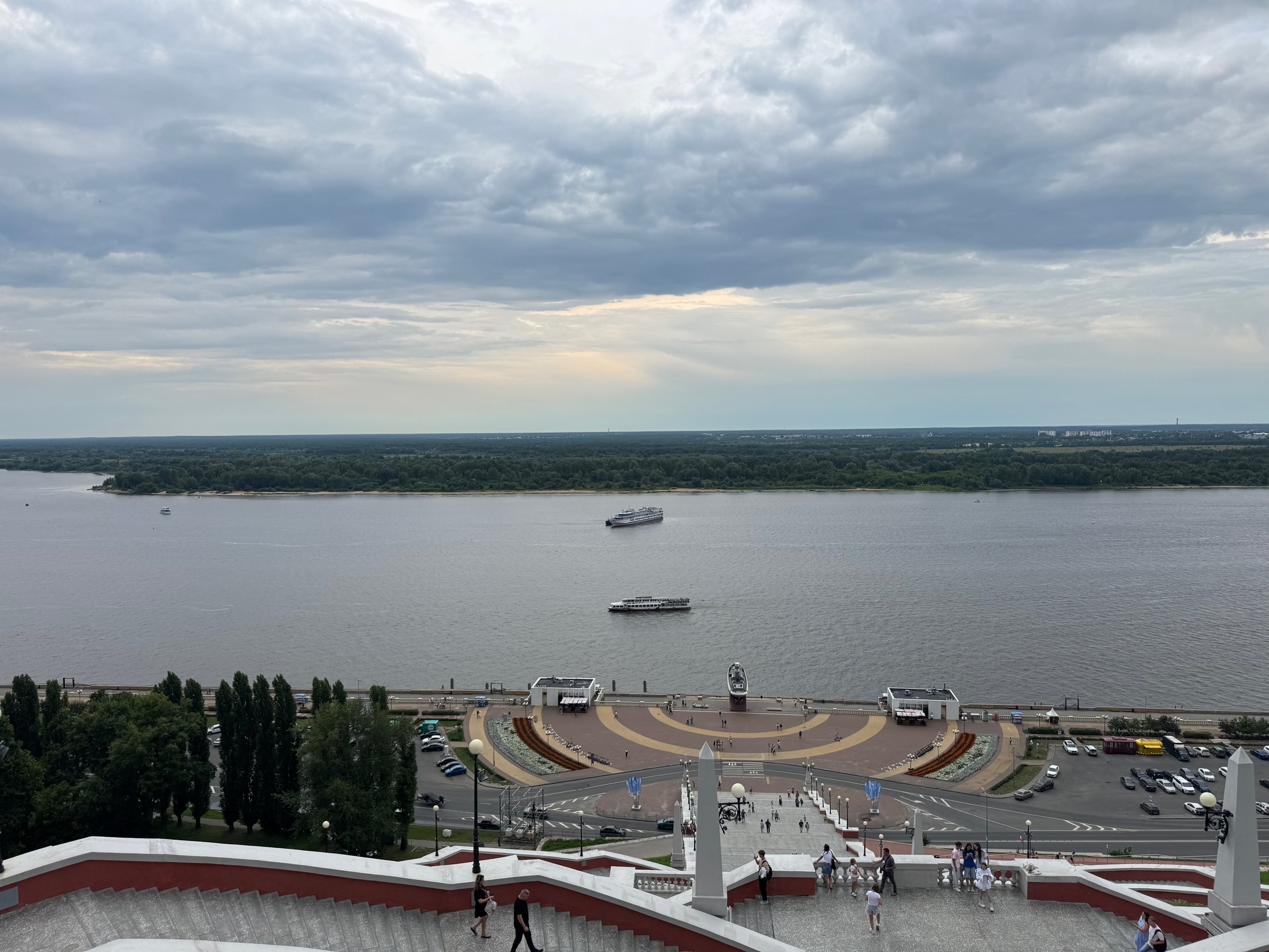 Вид сверху Чкаловской лестницы