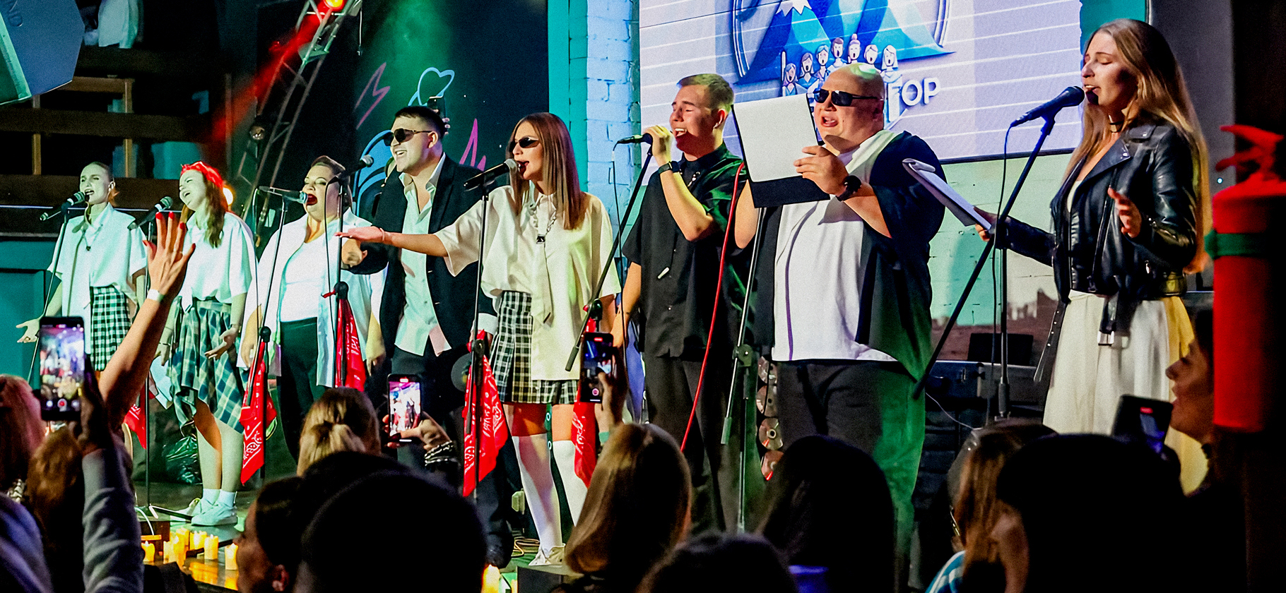 Сотни человек собираются, чтобы вместе петь «Коня»: как я делаю бизнес на хоровых вечеринках