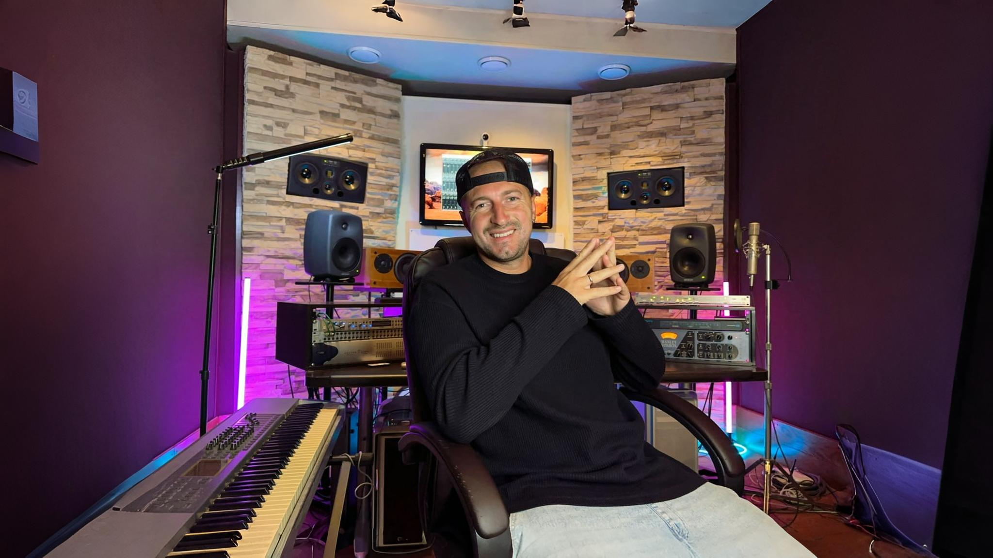 Как найти музыкального продюсера