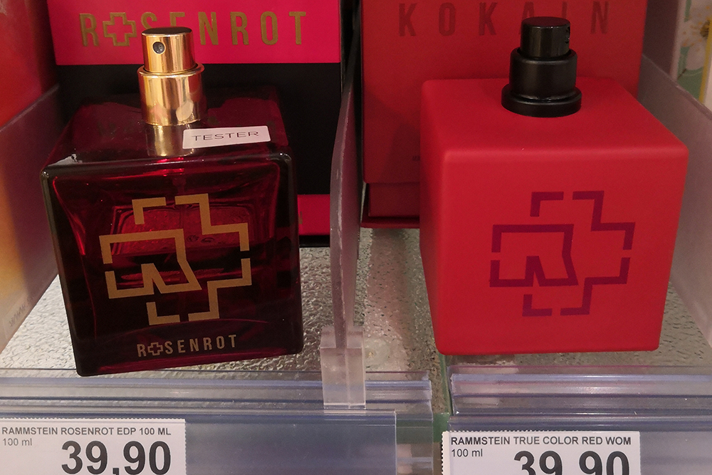 Как-то я нашла в «Россмане» фирменный парфюм Rammstein