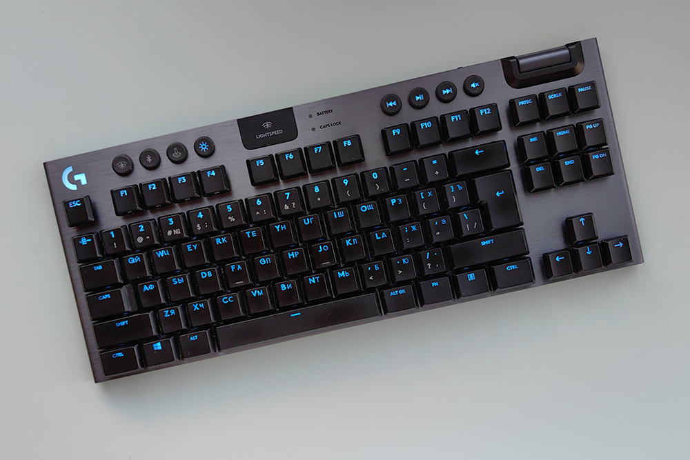 Logitech G915 TKL — одна из немногих клавиатур с «европейским» двухстрочным Enter