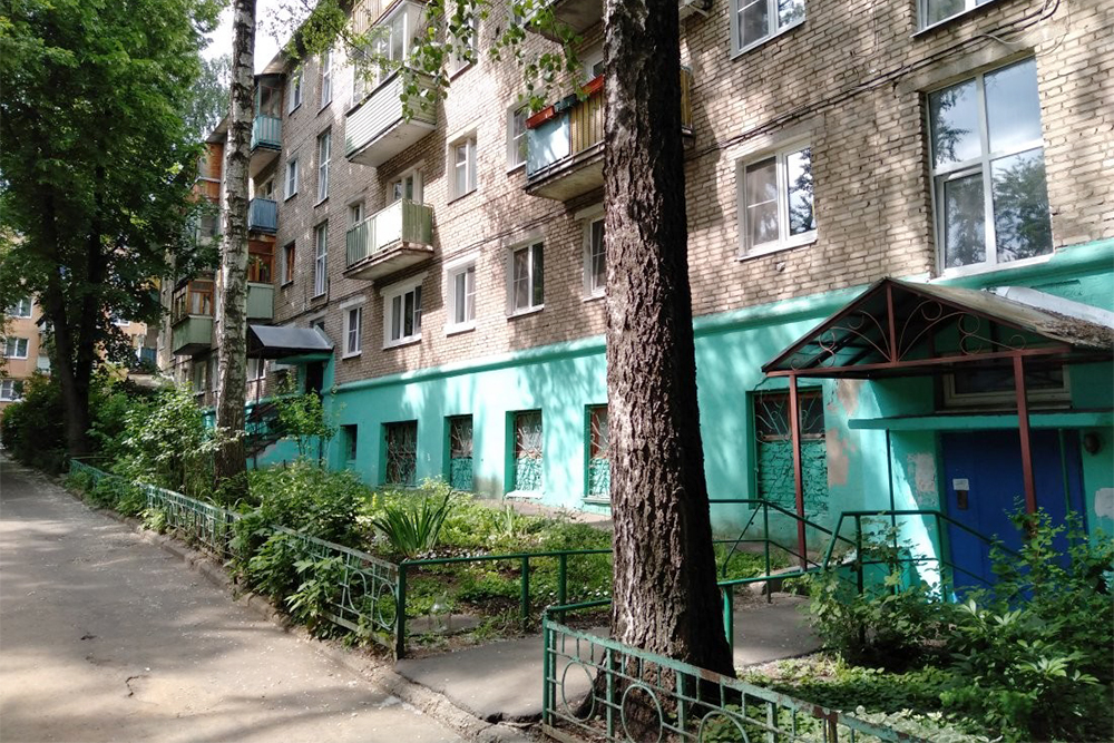 Это дом, в котором была наша квартира. Источник: dominfo.ru