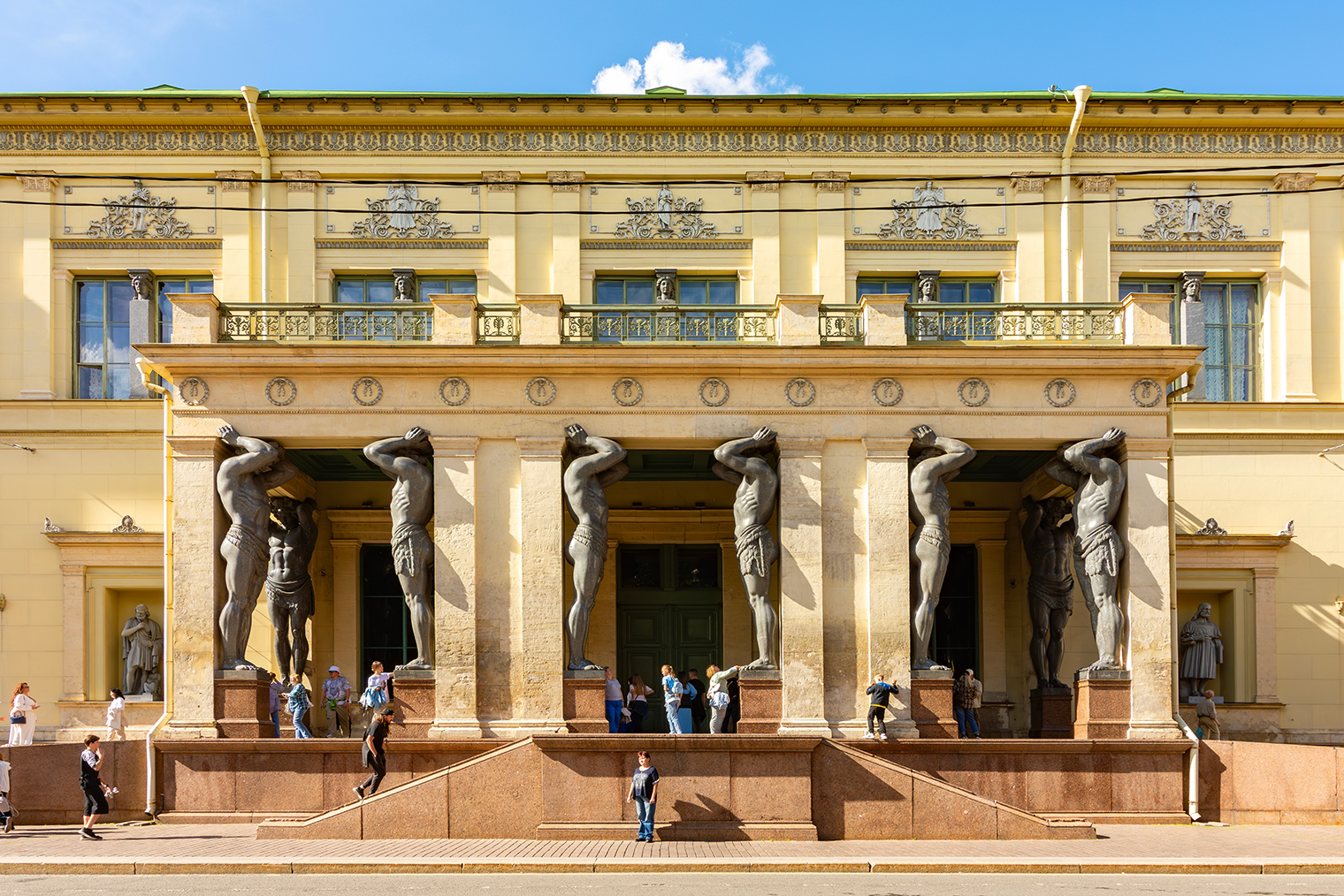 © Mistervlad / Shutterstock / FOTODOM
