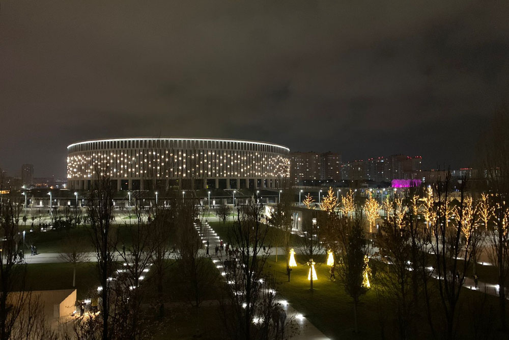 Парк и стадион «Краснодар» при ночном освещении