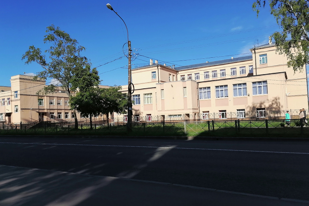 Средняя общеобразовательная школа № 270 в Красном Селе