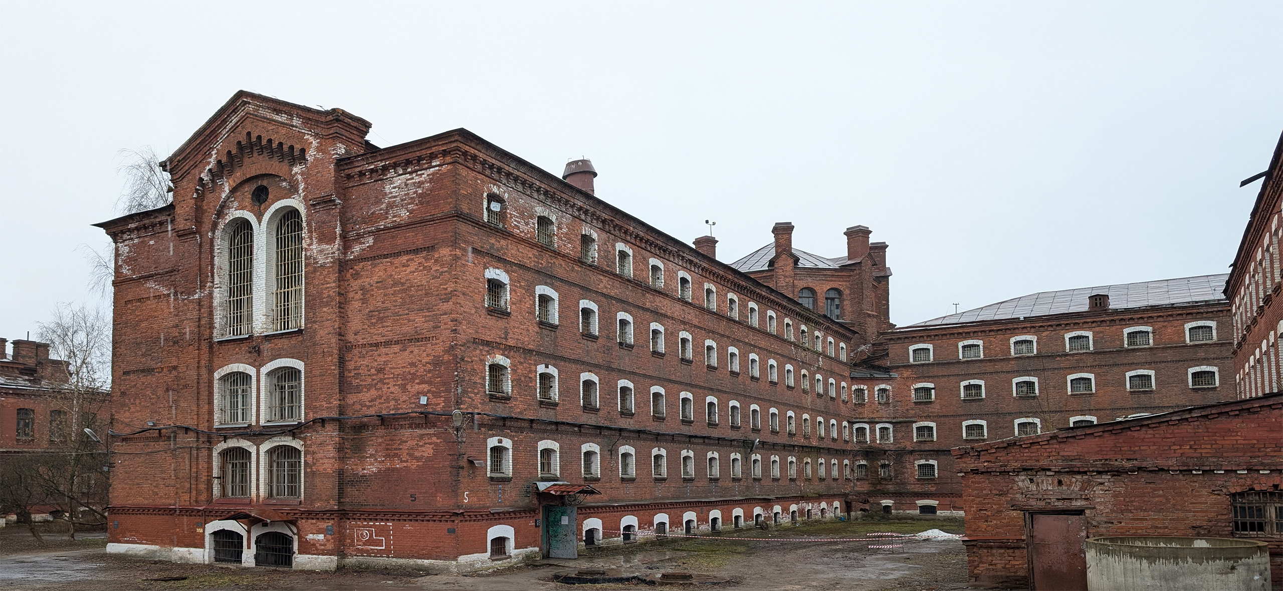 Как я сходила в быв­шую тюрьму «Кре­сты» на экскурсию и что там будет дальше