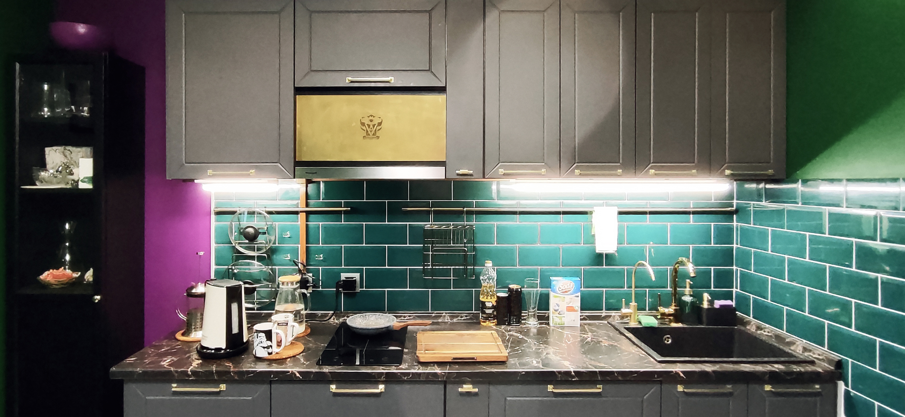 «Утром яркие цвета бодрят»: как я сделал кухню в стиле английской гостиной
