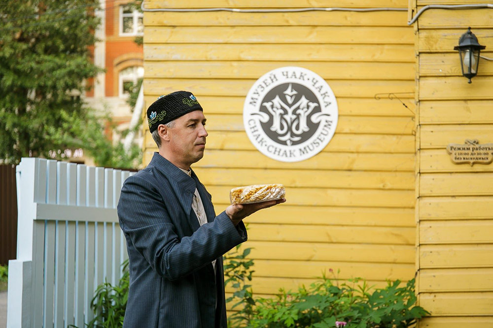 Музей знакомит посетителей с татарскими традициями через историю национального блюда «чак‑чак». Эта идея оказалась коммерчески успешной