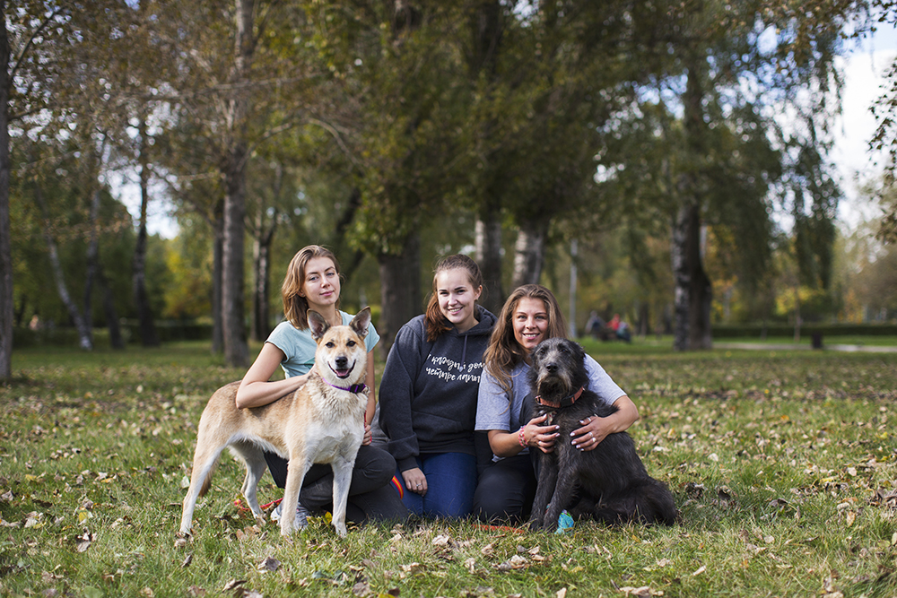 Команда фонда «Лапа дружбы». Слева направо: Марина, Даша и Катя