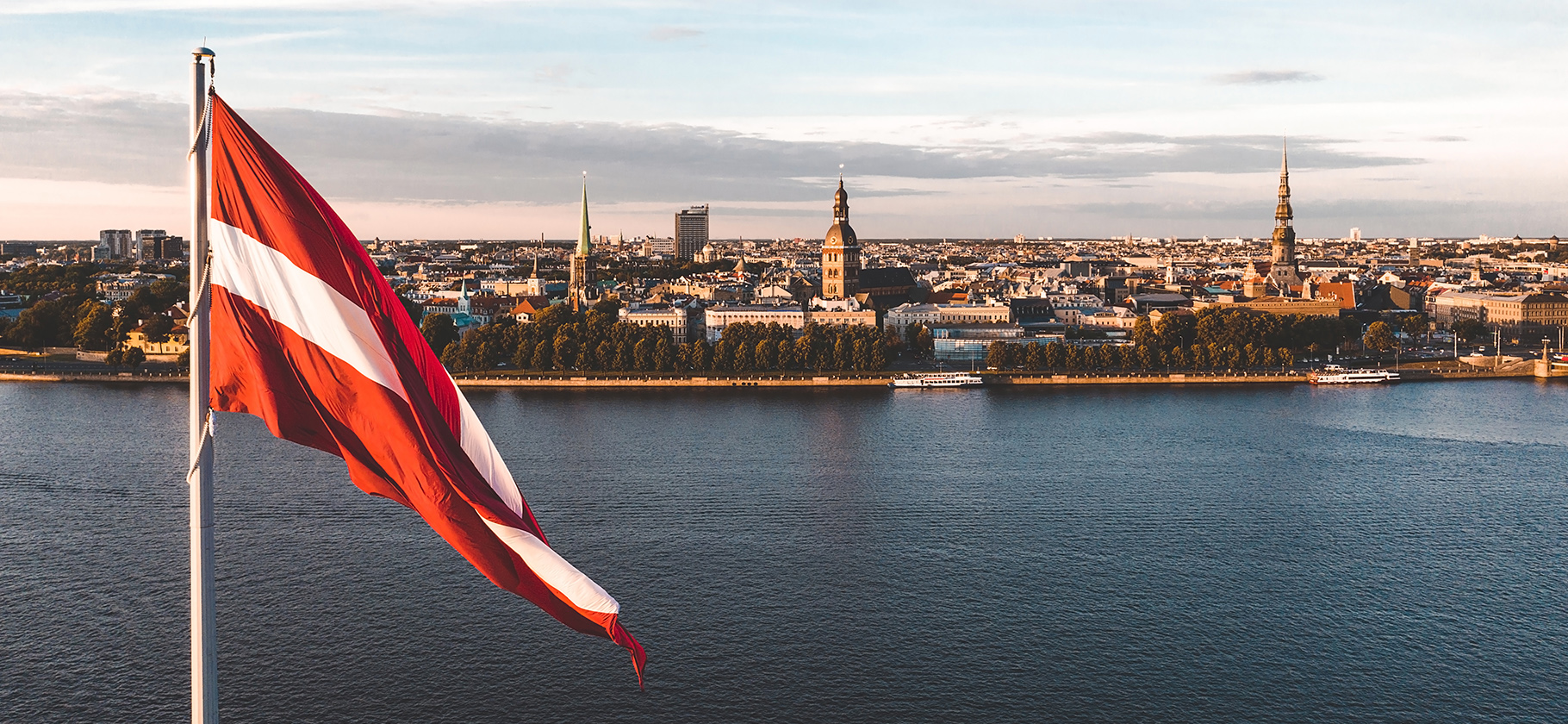 Латвия ужесточила правила выдачи ВНЖ и долгосрочных рабочих виз гражданам России