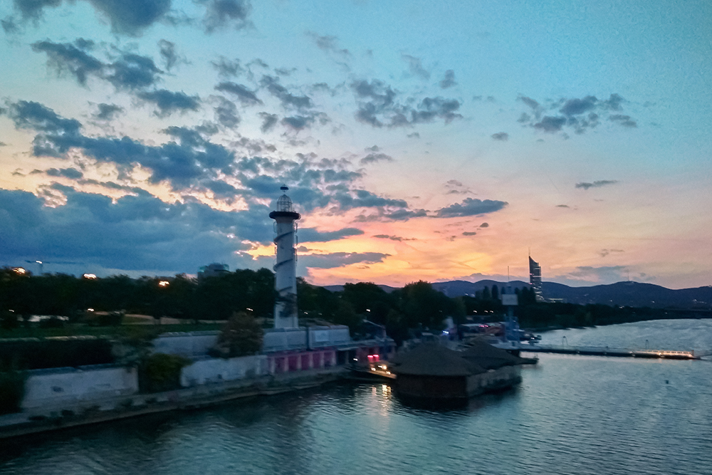 Закат на Дунае