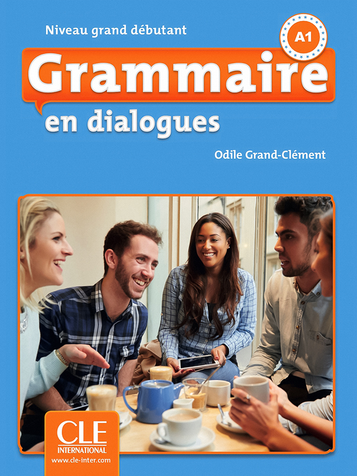 Обложка учебника Grammaire en dialogues. К пособию прилагается диск для тренировки аудирования