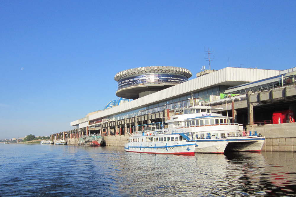 Вид на речной порт Волгограда с воды