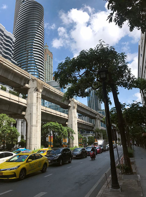 Для решения проблемы с пробками в Бангкоке строят многоуровневые автострады