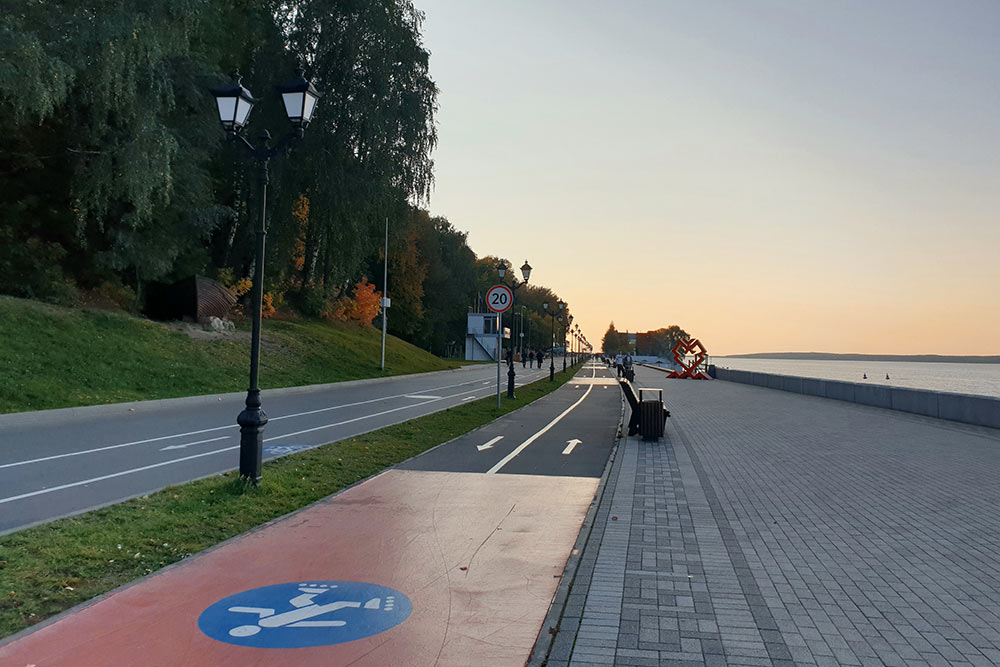 На Московской набережной есть отдельные дорожки для роллеров