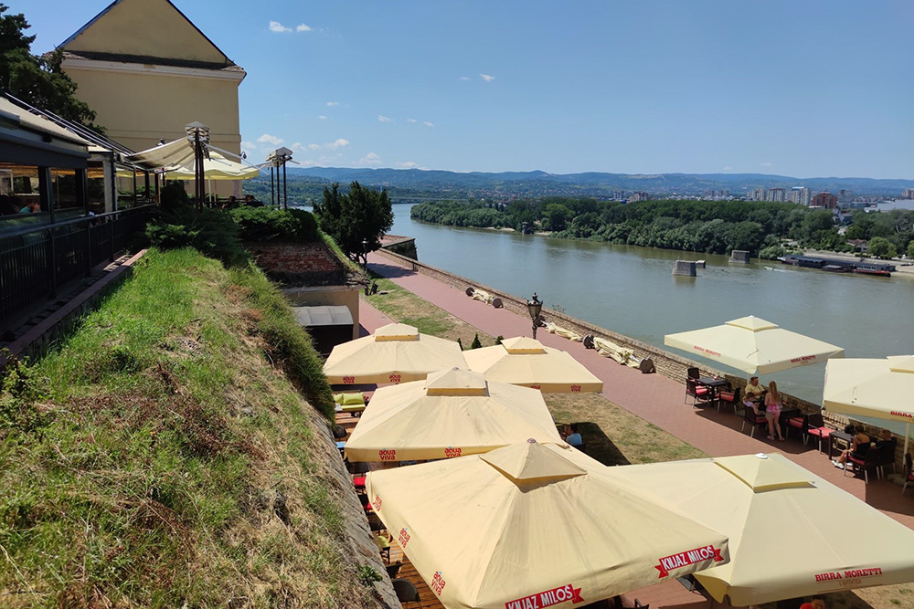 Позавтракать там и полюбоваться видом на Дунай — бесценно
