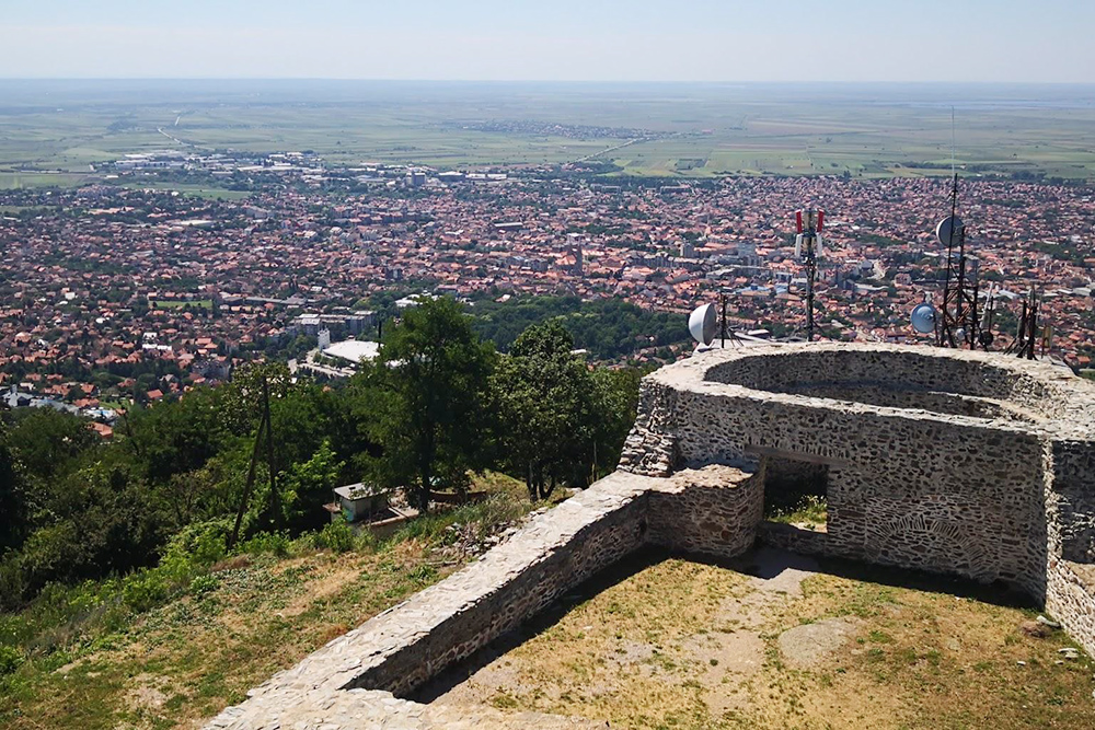Крепость в городе Вршац, с которой открывается красивый вид