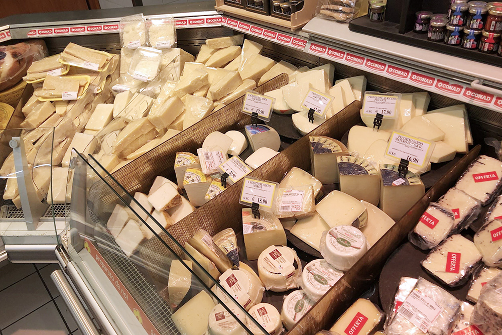 В любом супермаркете Рима неисчерпаемый выбор сыров