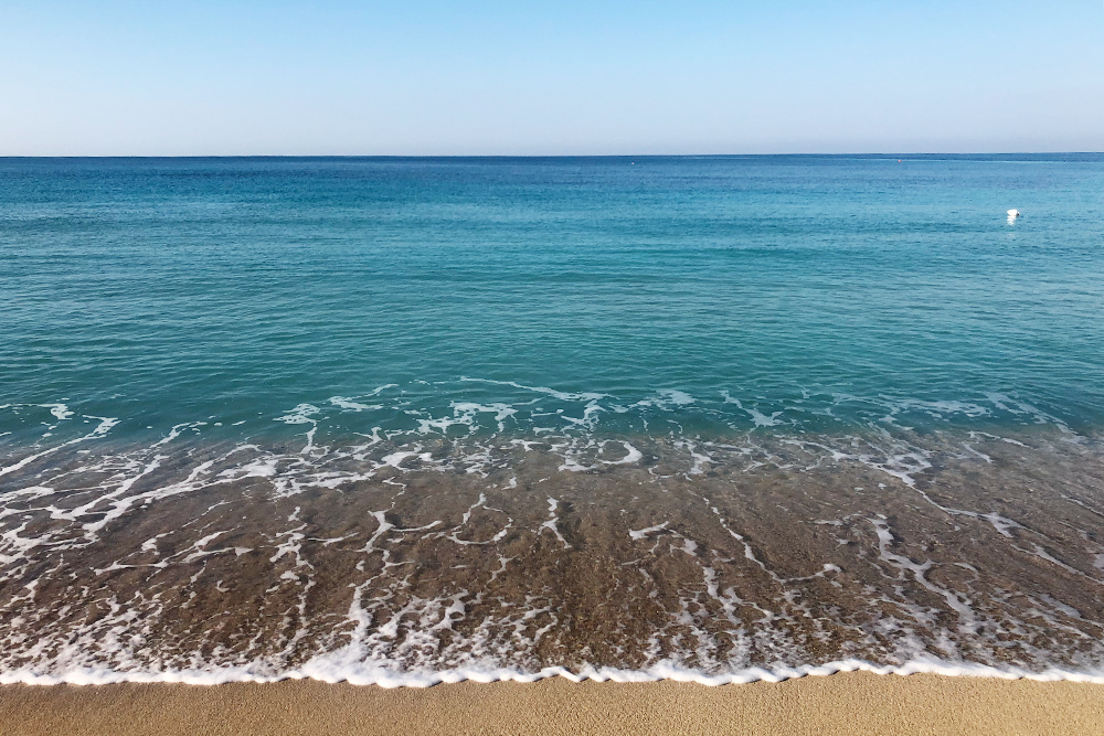 А это море Италии в Лидо-Марини, в регионе Пулья, на самом каблучке напротив Греции