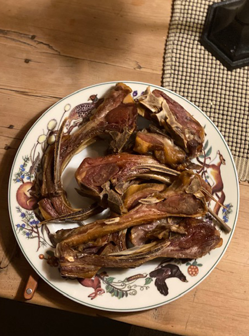 Традиционное рождественское норвежское блюдо Pinekjøt — баранина на косточке