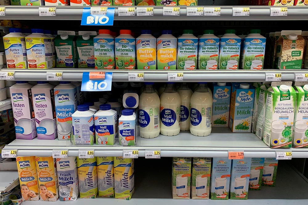 Молоко — примерно 1,25 € (114 ₽) за литр