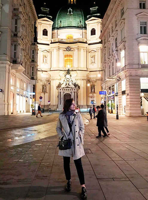 Моя любимая церковь, с которой началась моя любовь к Вене — церковь святого Петра. В ней проходят нереальные органные концерты