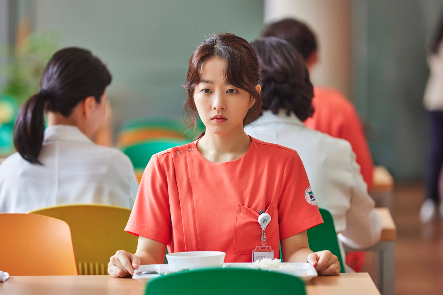 Медсестру сыграла актриса Пак По⁠-⁠ён, известная по дораме «Силачка До Бон Сун»