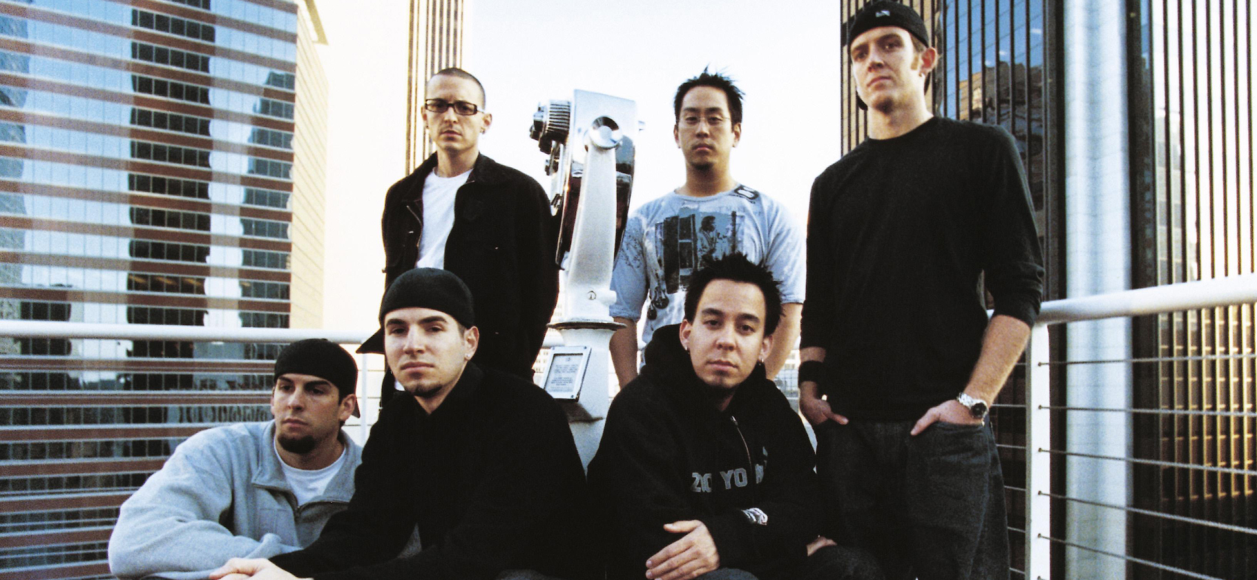 Как Linkin Park стала главной группой нулевых: вспоминаем знаковые песни группы