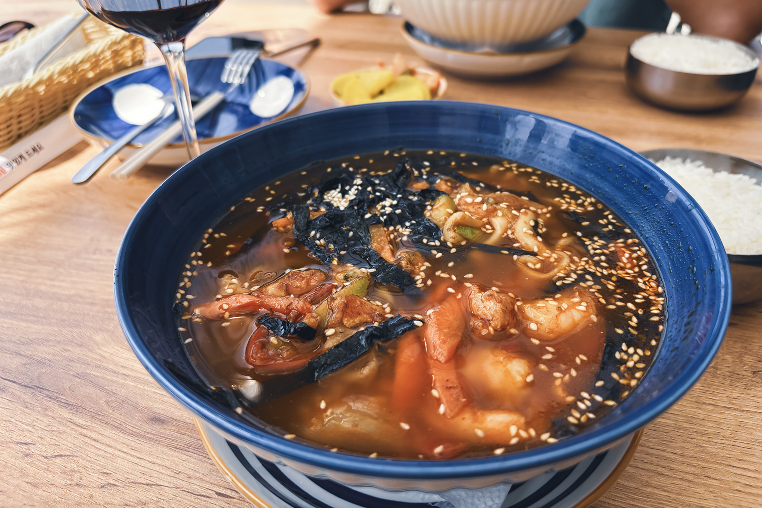 В кафе корейской и китайской кухни Kimchi