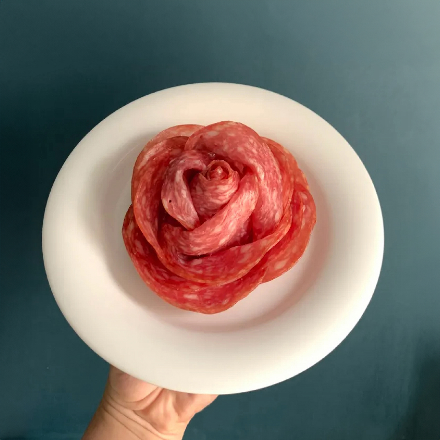 Колбасная роза