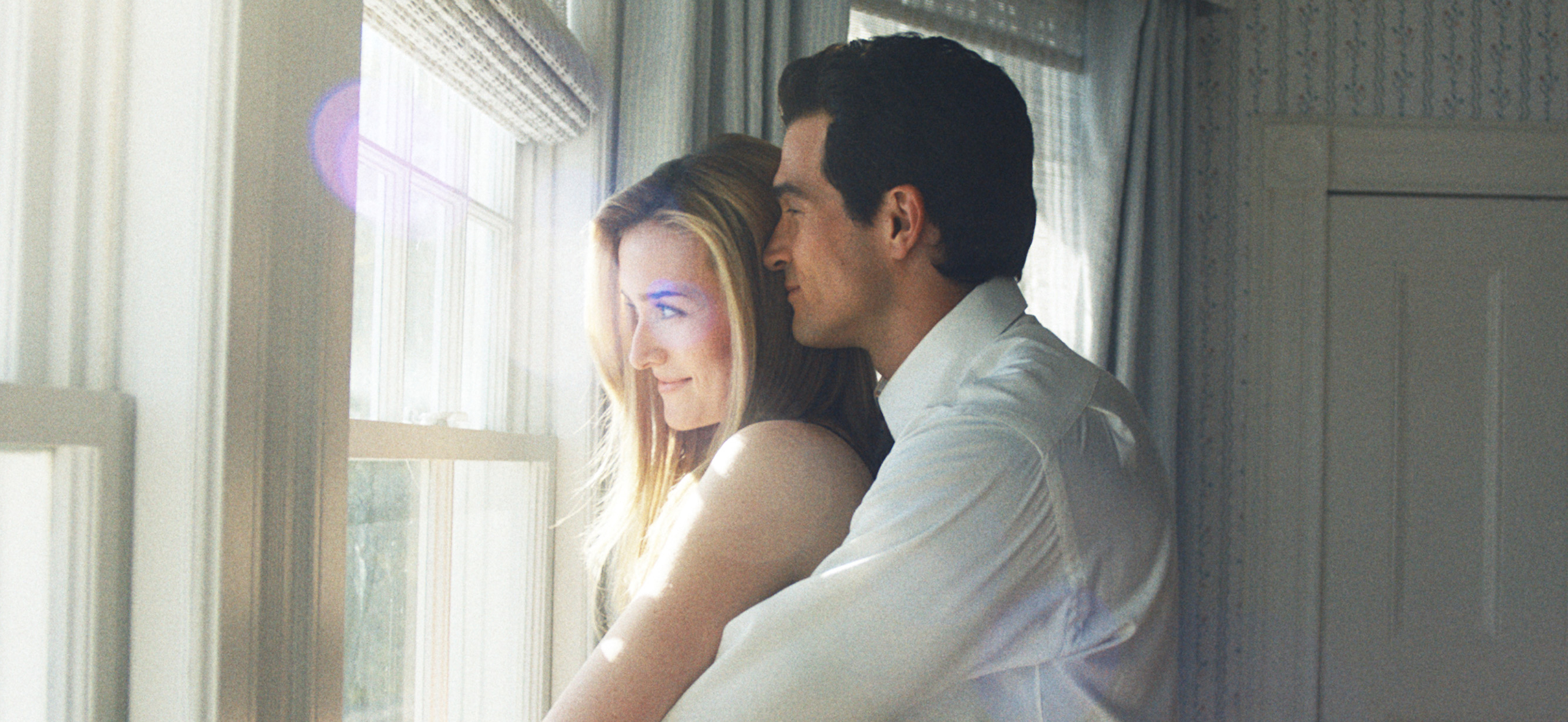 «История любви»: почему все обсу­ждают сериал о Кэро­лин Бессетт и Джоне Кеннеди — младшем