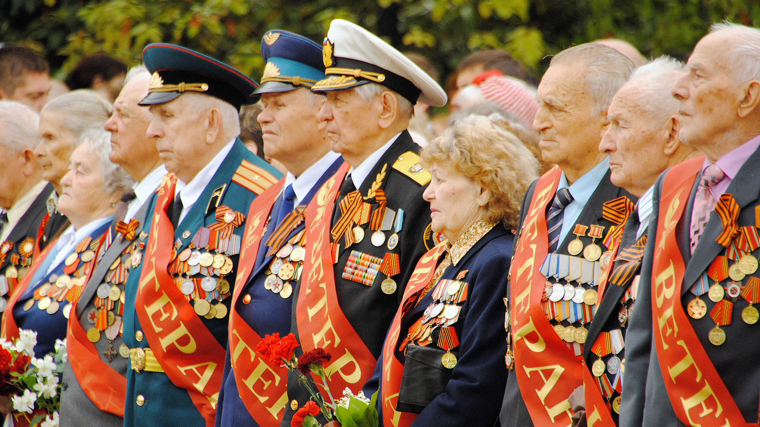 Ветераны великой россии. 9 Мая ветераны. Ветераны на параде. Ветераны на параде 9 мая. Празднование дня Победы.