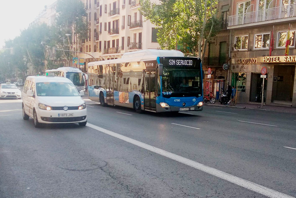 Такси и автобус в Мадриде