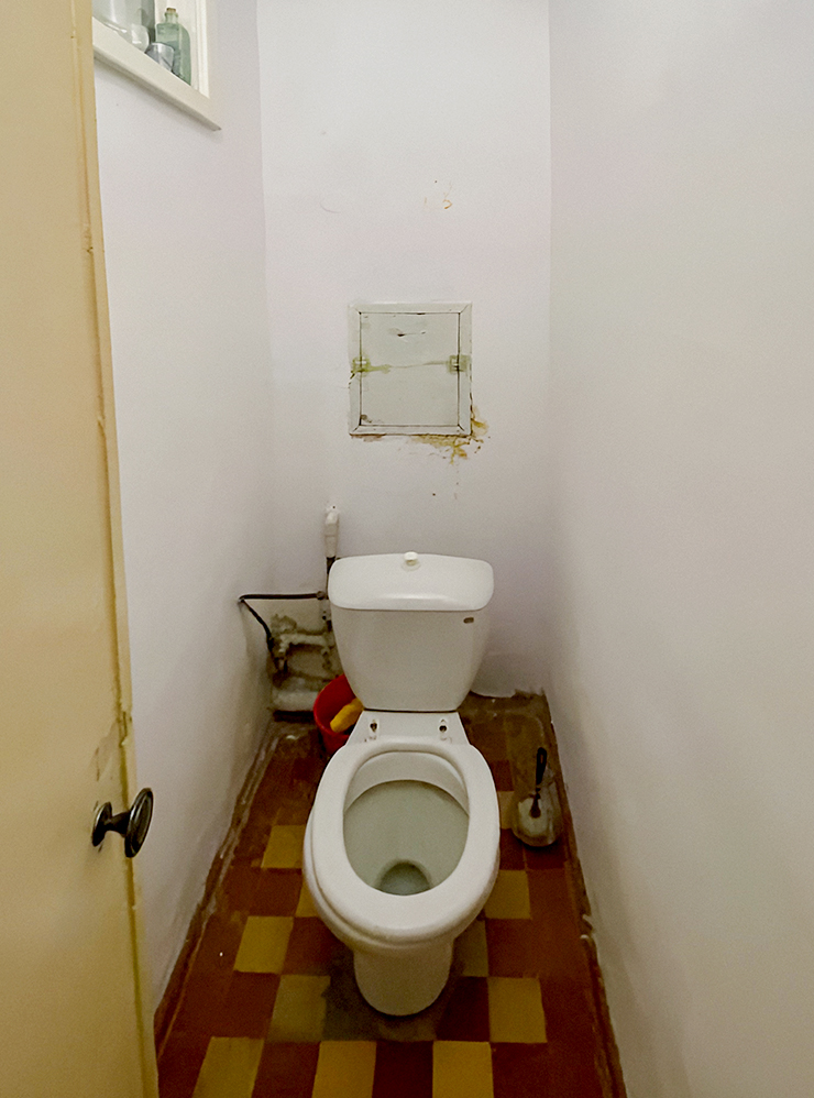 Туалет до ремонта