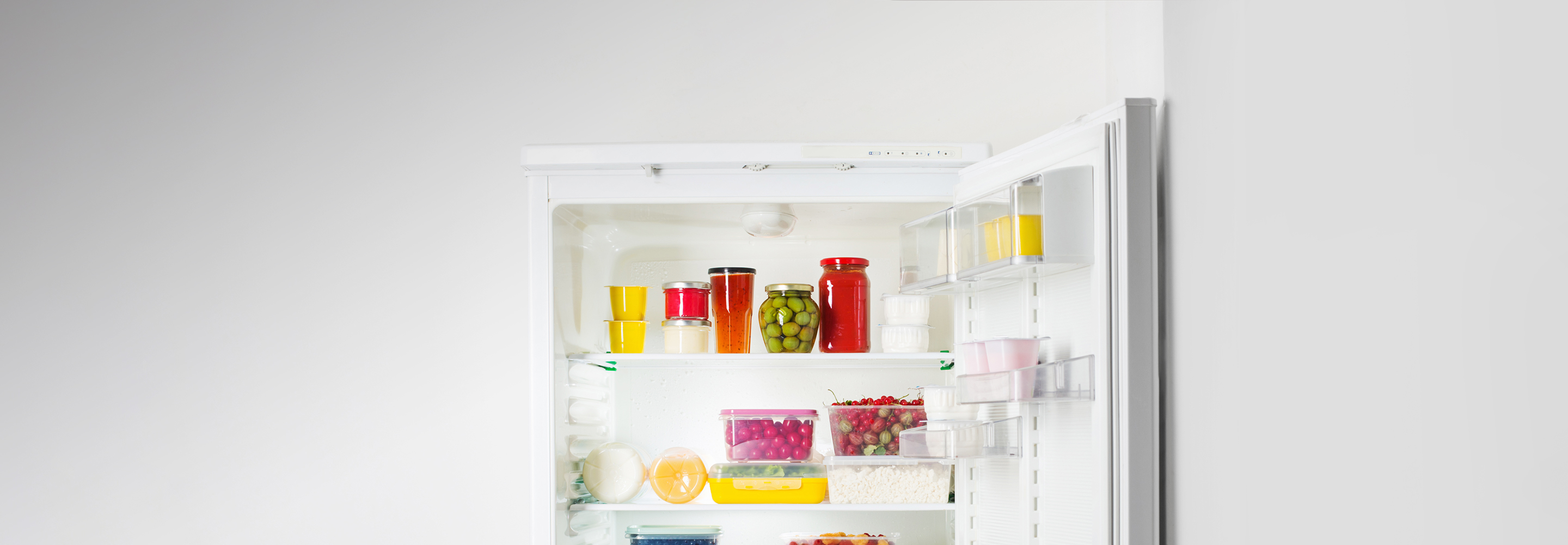 «Яйца нужно хранить на полке дверцы» и еще 6 мифов о хранении в холодильнике