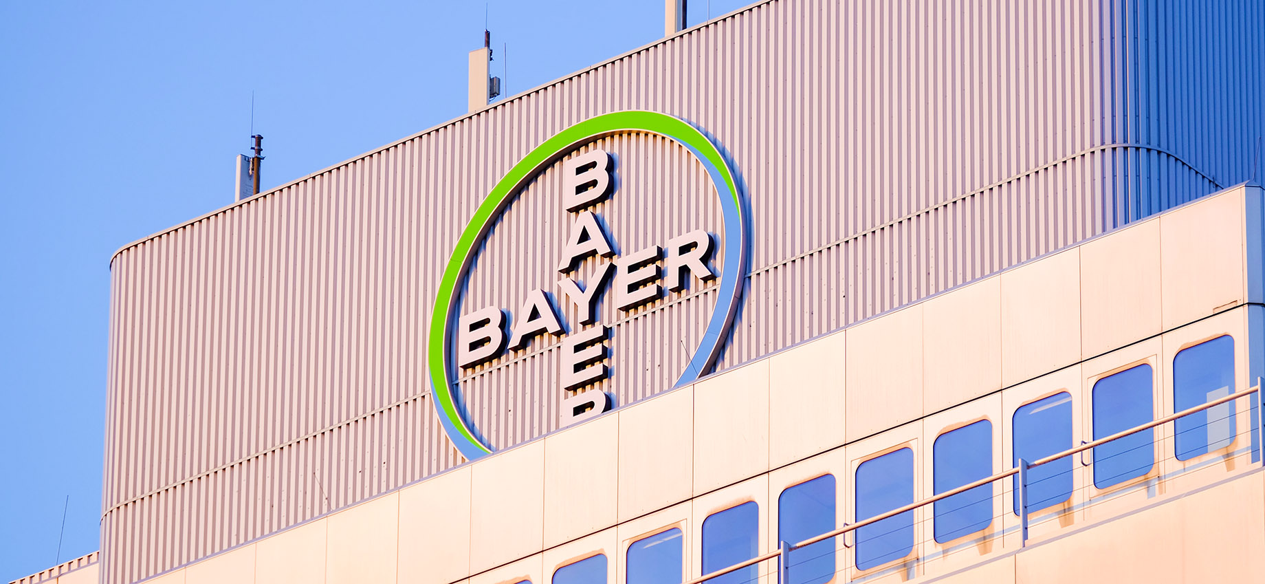 Пачка инвестновостей: налоги для инвесторов и судебные дела Bayer