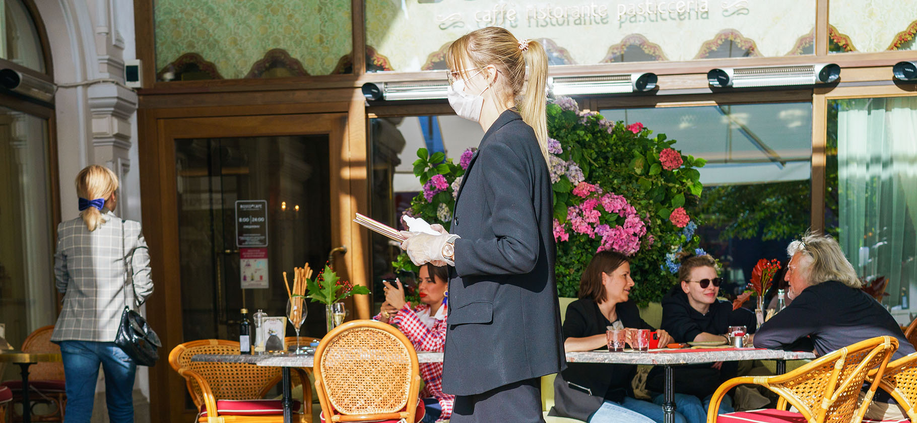 В Москве и Подмосковье отменят систему QR-кодов в ресторанах и кафе