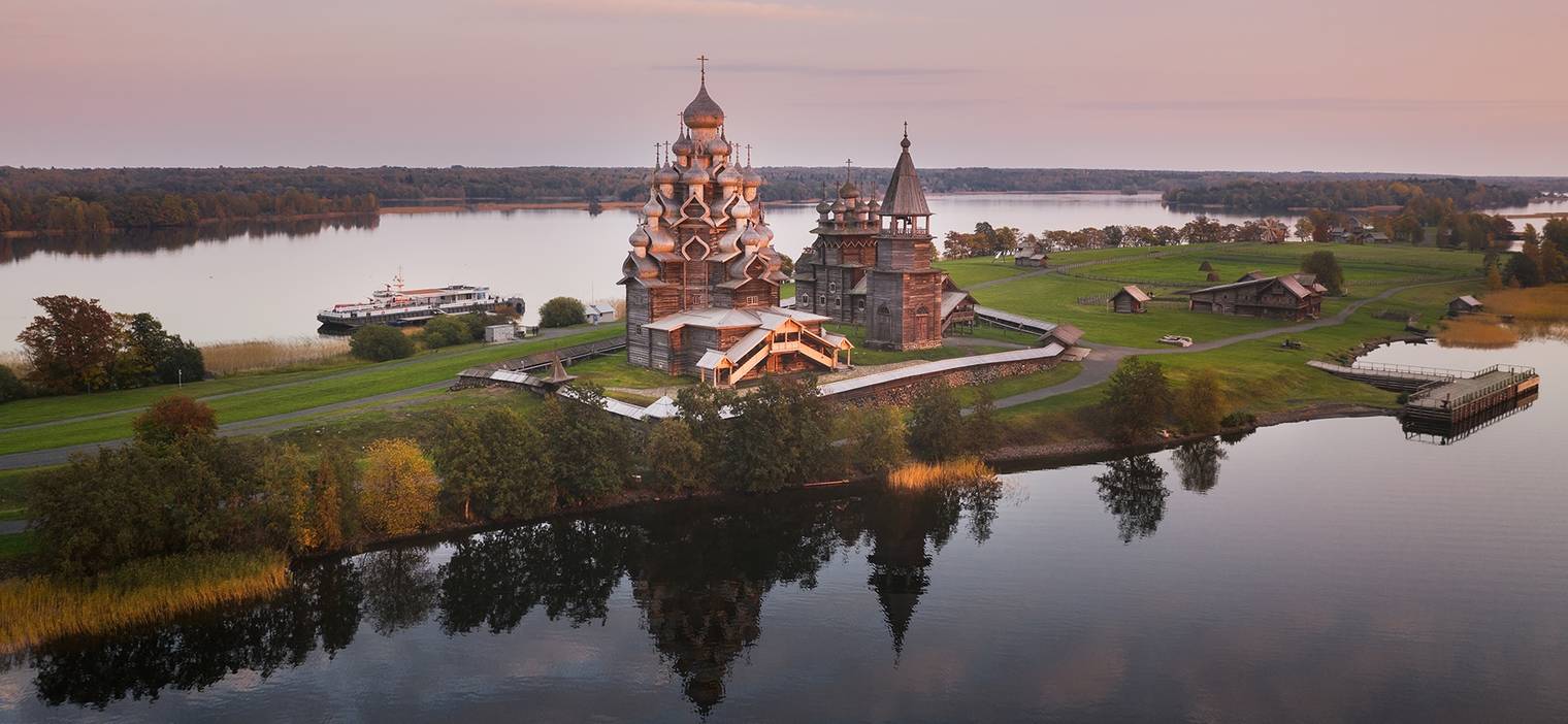 На остров Кижи запустили вертолеты из Петрозаводска