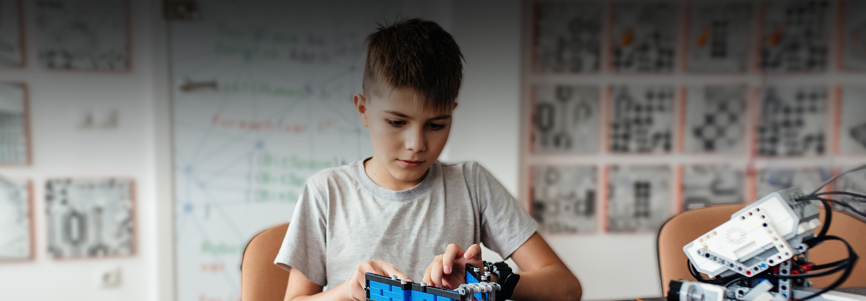 Собрать первого робота и запрограммировать «Лего»: где учат основам робототехники