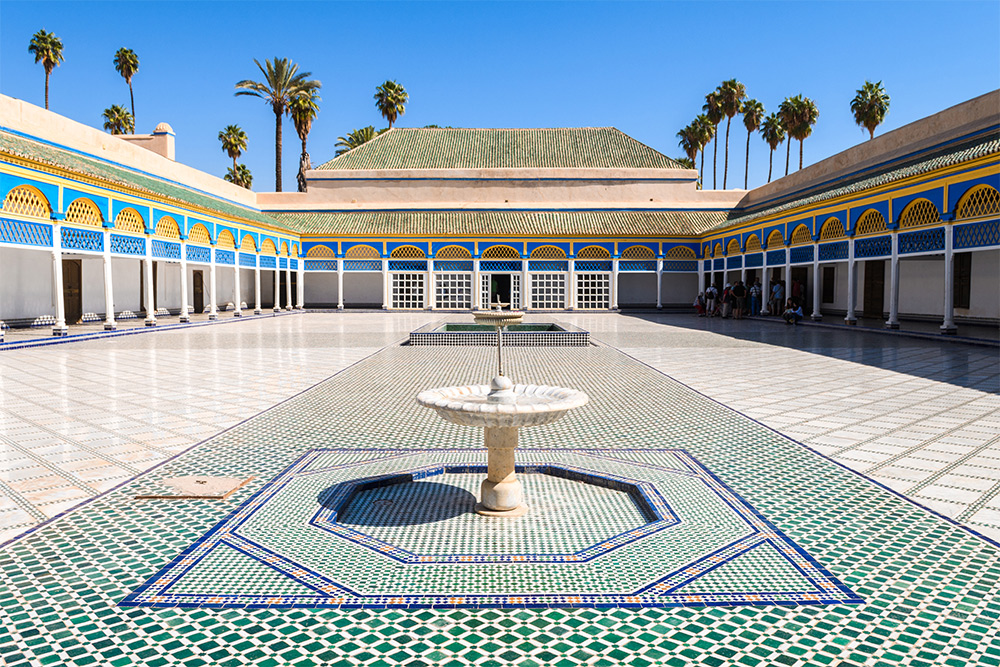 На территории дворца расположены фонтаны, сад, мечеть, конюшня и хаммам. Источник: Jon Chica / Shutterstock