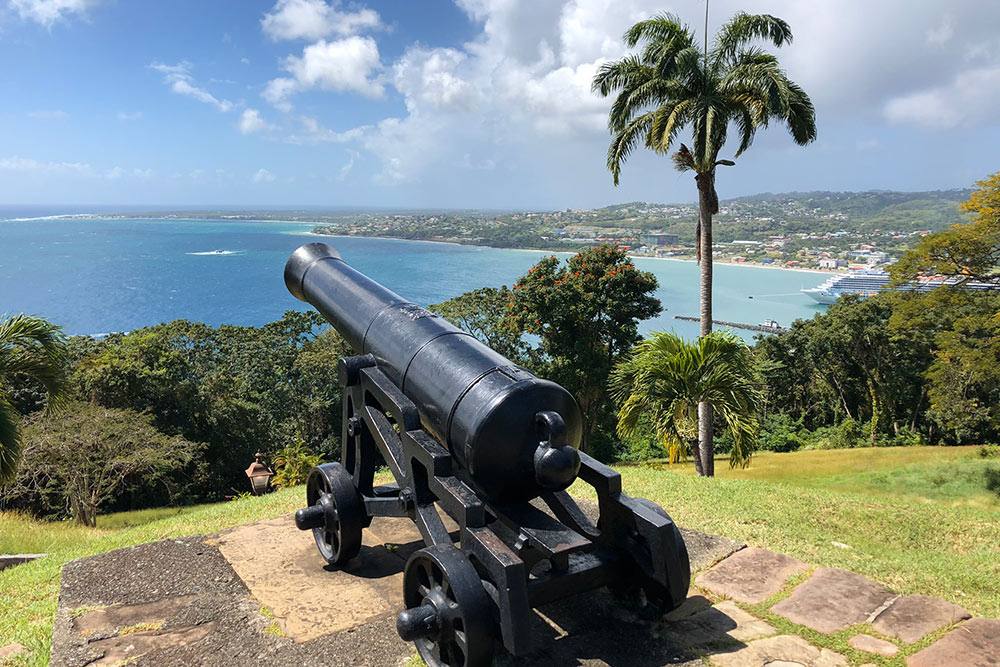 Вид с форта Кинг⁠-⁠Джордж на острове Тобаго
