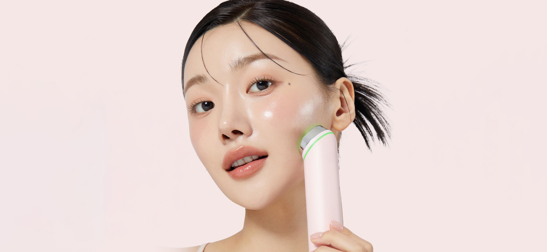 Что умеет Medicube — любимый бьюти-гаджет тиктокеров и Хейли Бибер