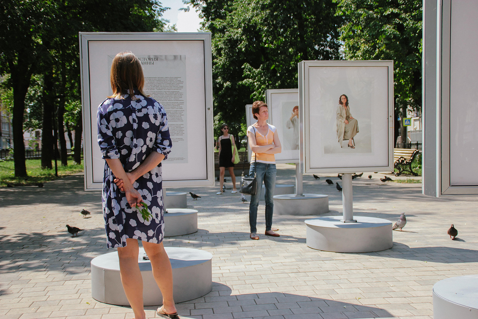 Чтобы показать, что из насильственных отношений можно выйти, Нижегородский женский кризисный центр провел выставку с шестью историями женщин, которым нам удалось помочь