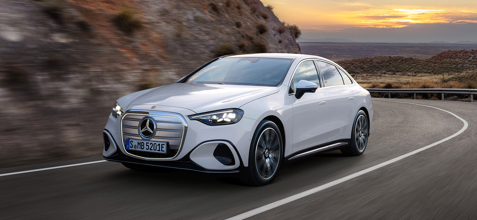 Mercedes показала электрический C⁠-⁠класс нового поколения