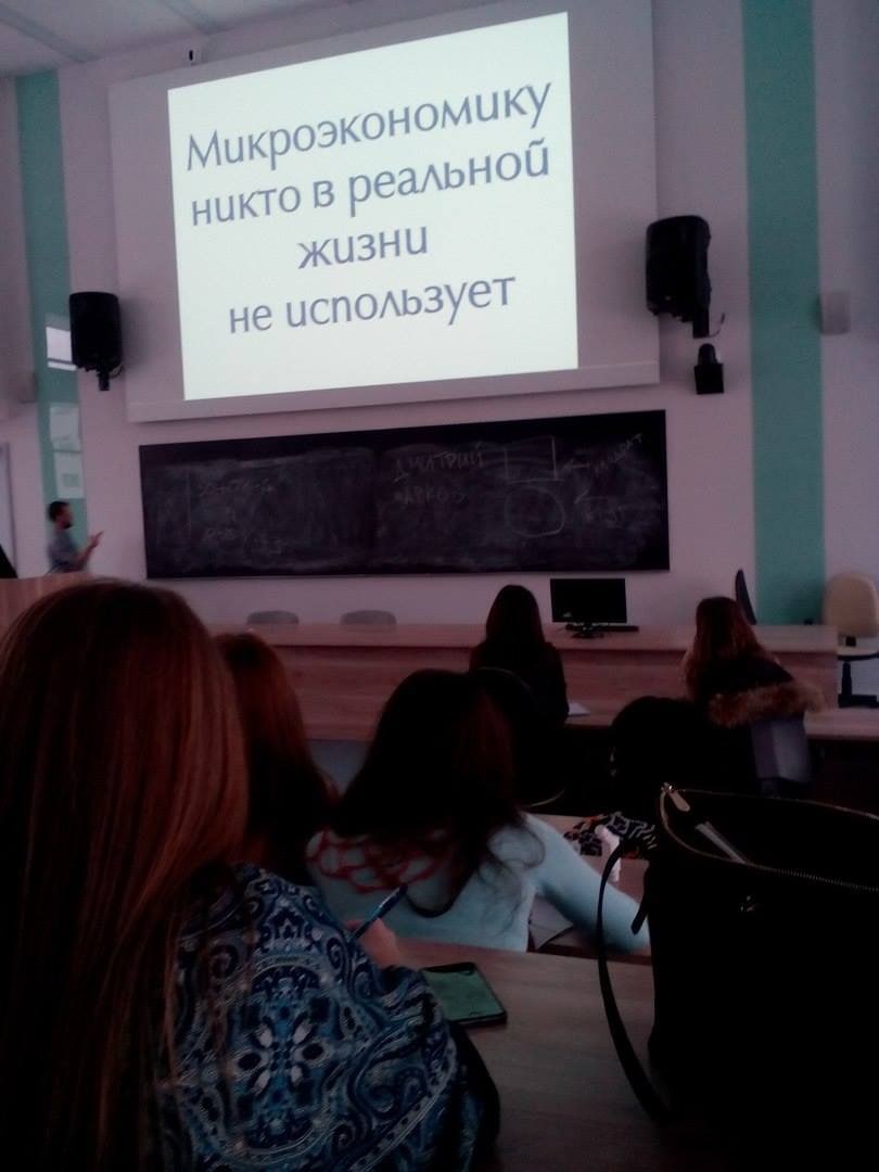Современный кейс про голого короля:)