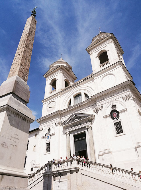 Одна из моих любимых фотографий из Италии. Это церковь Тринита⁠-⁠деи⁠-⁠Монти на Испанской лестнице в Риме