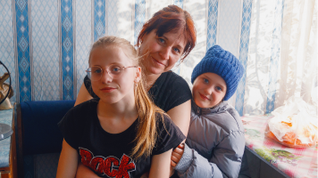 Неблагополучная семья в России: причины и последствия